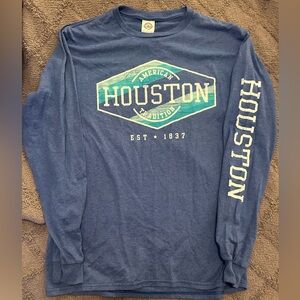 NWT Blue Houston long-sleeved shirt, size medium